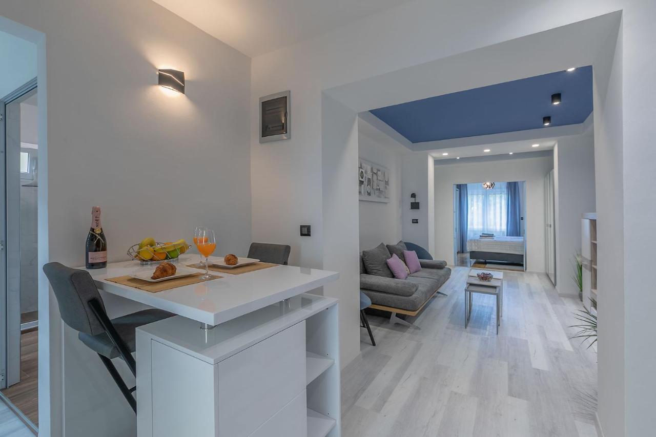 Arena Blue Dream - Modern Apartment With Terrace Pula Extérieur photo