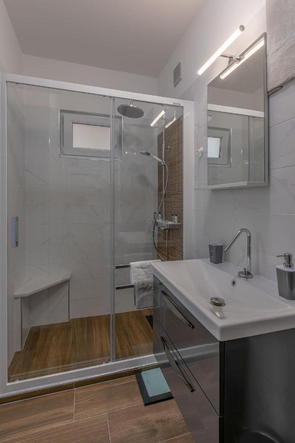 Arena Blue Dream - Modern Apartment With Terrace Pula Extérieur photo
