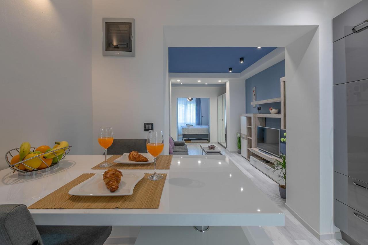 Arena Blue Dream - Modern Apartment With Terrace Pula Extérieur photo